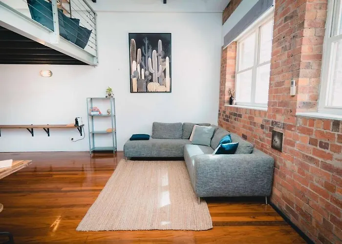 Trendy Industrial-Style Loft In Fortitude Valley